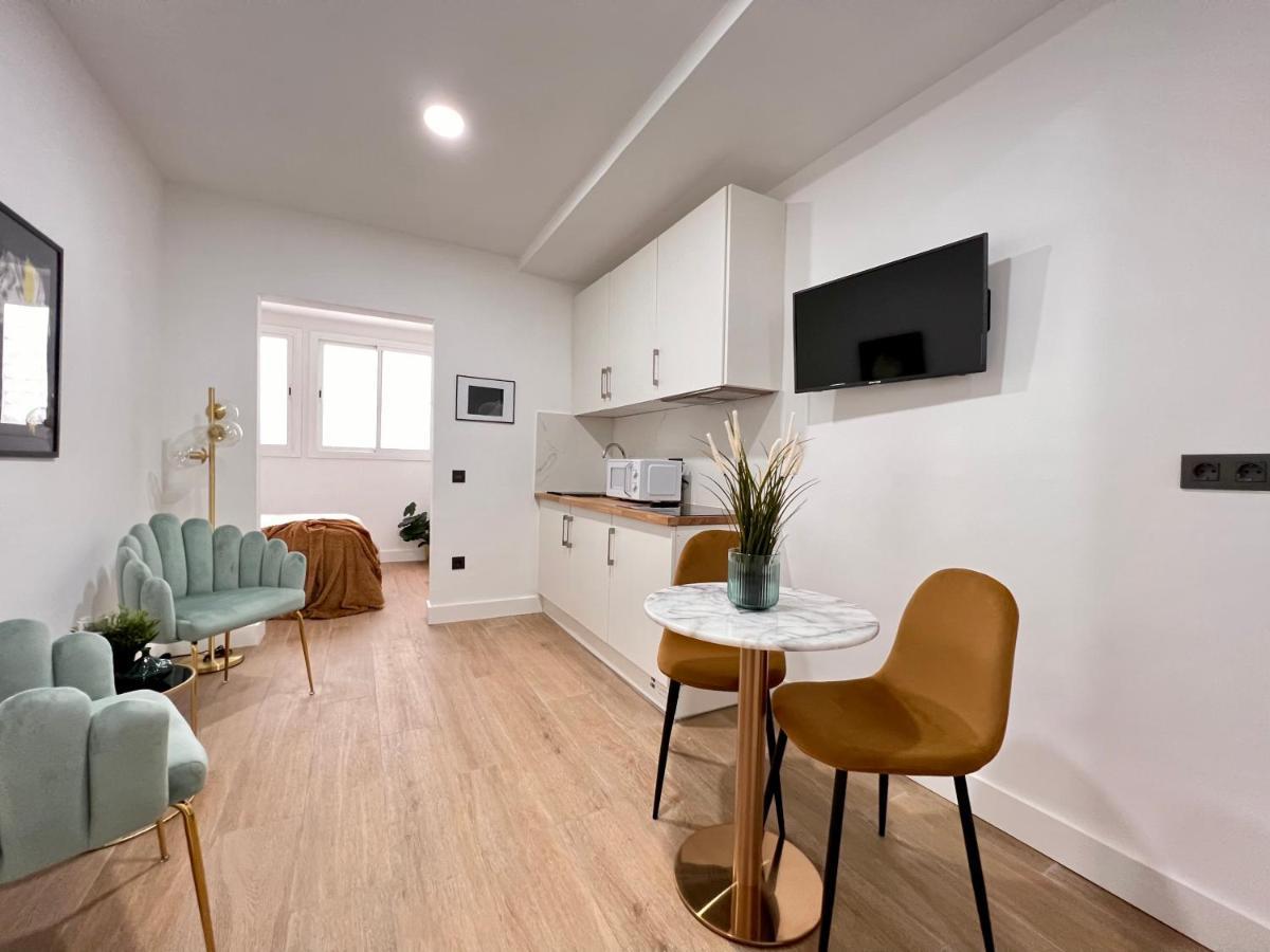 Crysoyle Apartment Barcelona Next To Camp Nou L'Hospitalet de Llobregat Exteriör bild