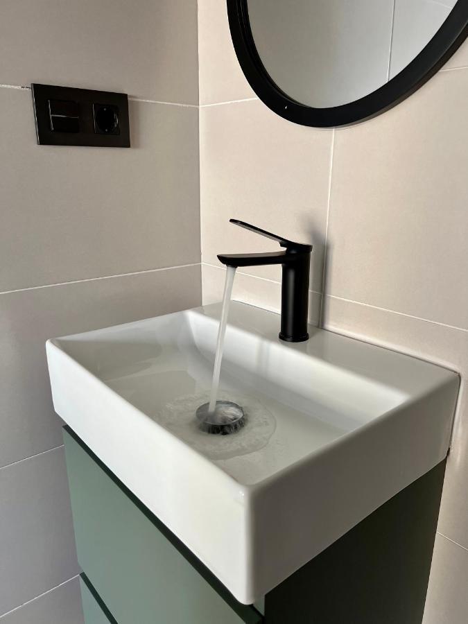 Crysoyle Apartment Barcelona Next To Camp Nou L'Hospitalet de Llobregat Exteriör bild